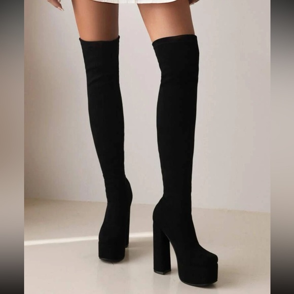 - Women Minimalist Platform Chunky Heeled Boots, Round Toe High Heel - Picture 5 of 5